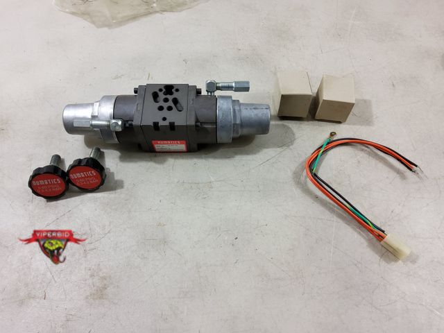 Lot 7-131361 - Numatics valve. Replacement no 12RD4200C000000.