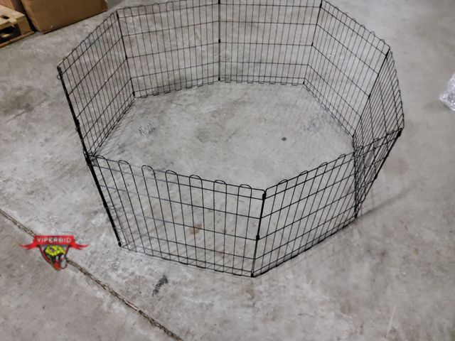 Lot 7-123396 - 8-Panel wire pet play pen. 24"H.