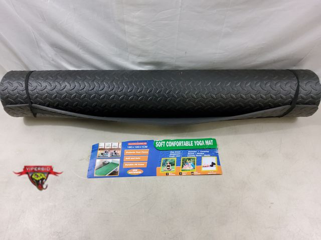 Lot 7-131189 - Pe Foam yoga mat. 70" X 46".