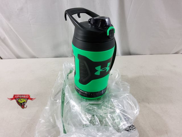 Lot 7-135614 - Retail $28! Under Armour Playmaker 64 oz. Insulated jug. Small dent on bottom.