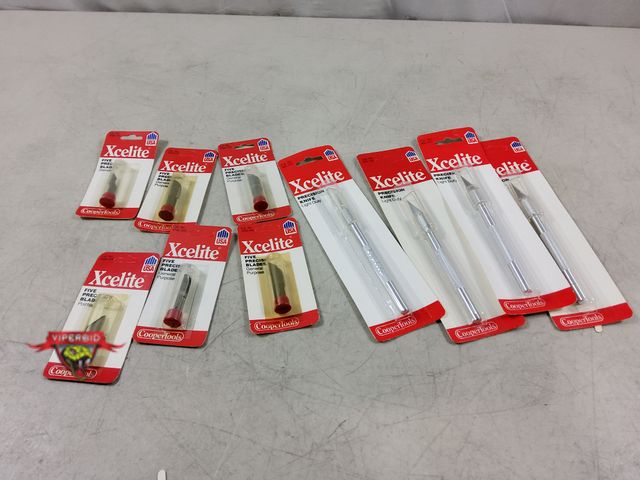Lot 7-133174 - (4) Xcelite Precision Knives with (6) Packs of Miscellaneous Extra Blades.