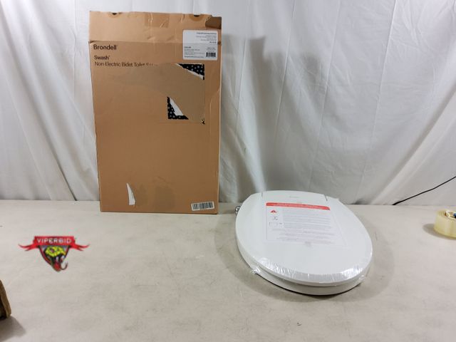 Lot 7-133527 - New! Brondell Swash non-electric bidddet toilet seat. Dual temperature. Model S102-EW. Elongated.