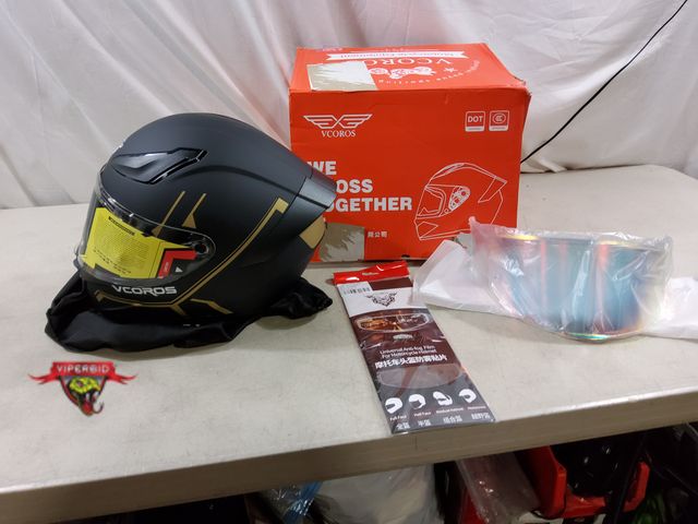 Lot 7-132576 - Vcoros motorcycle helmet with universal anti-fog film for motorcycle helmet. WS-609 DOT. Size M (57-...