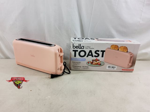 Lot 7-133460 - Bella 2-Slice toaster. Lightly used. Tested to power on - heats.