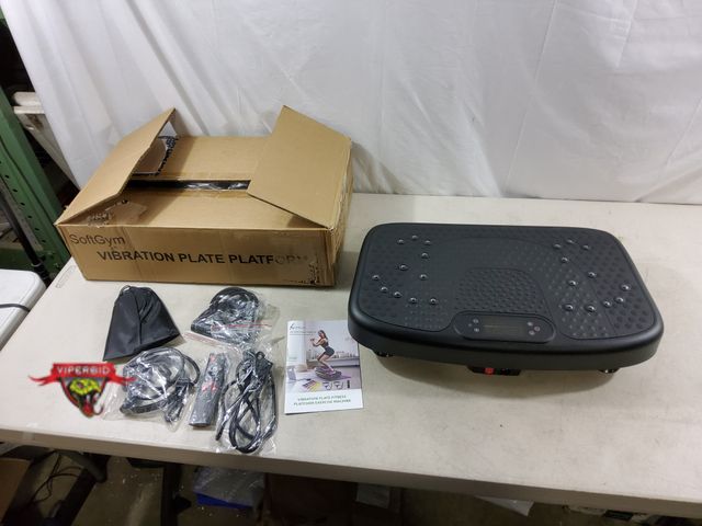 Lot 7-133656 - Softgym Vibration Plate with Resistance Bands. (21-3/4"W x 13-1/2"D)