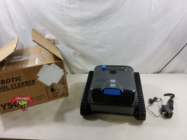 Lot 7-131372 - Robotic Pool cleaner. Model Y50P.