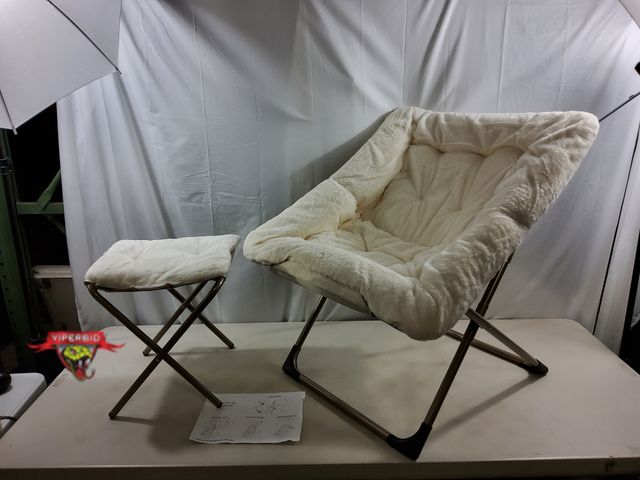 Lot 7-123734 - Comfy saucer chair with goot stool.