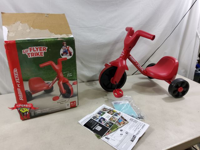 Lot 7-132677 - Radio Flyer Lil' Flyer Trike. 1-1/2-3 years.