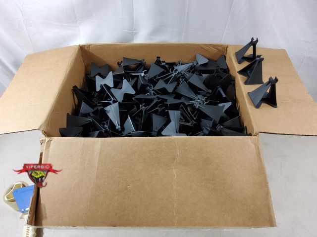 Lot 7-134974 - Approximately 500 - Marshalltown 2.5" Triangular design rebar chairs. #28661.