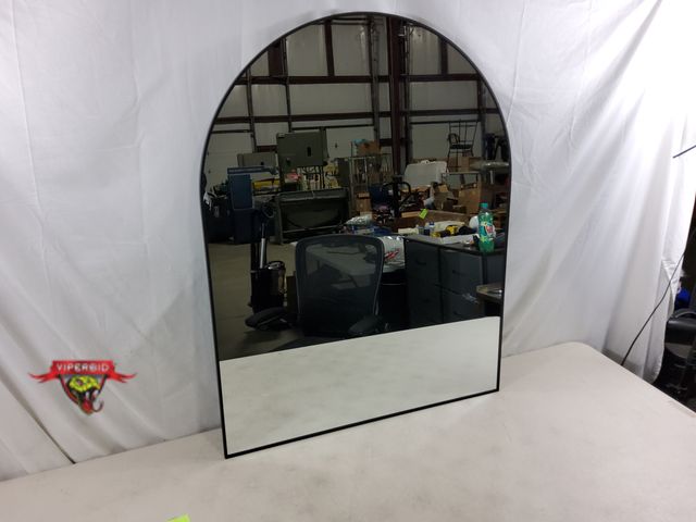 Lot 7-135756 - Framed arch mirror. 29-3/4" X 37-3/8"H.