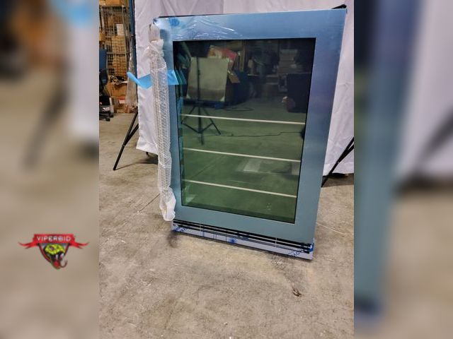 Lot 7-134072 - No power supply cord. U-Line UHBV024SG02A is a 24" Beverage Center with 5.7 cu. ft. Capacity,Convect...