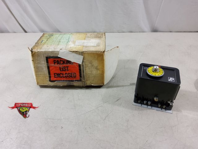 Lot 7-134214 - Paragon Electric Co. automatic reset time control unit. #502-142-00