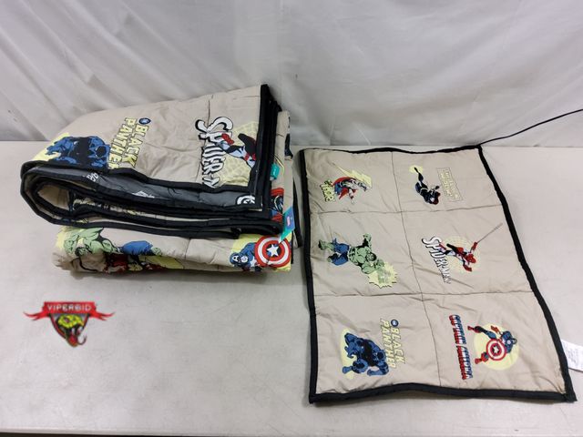 Lot 7-131647 - Twin Size Marvel Characters Kids' Quilt (66" X 88")  with (1) Sham.