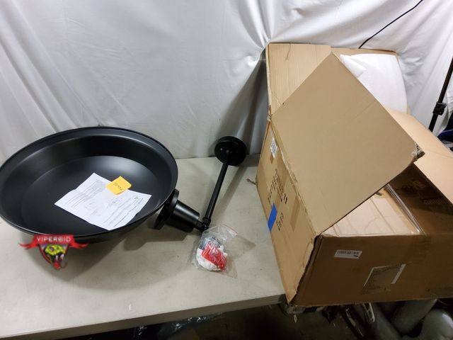 Lot 7-134534 - 1-Light outdoor 24" barn light.