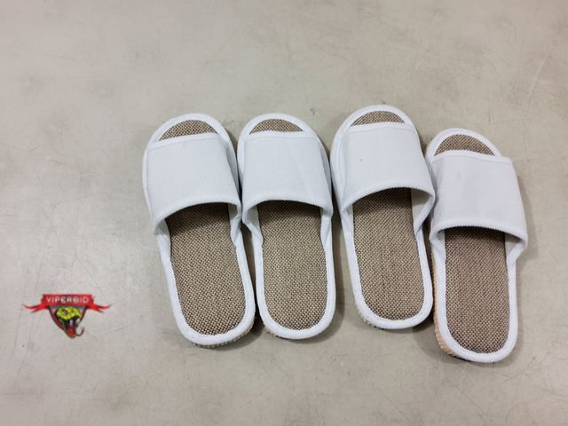 Lot 7-131164 - (2) Sandles/House Shoes (10.25" Long)