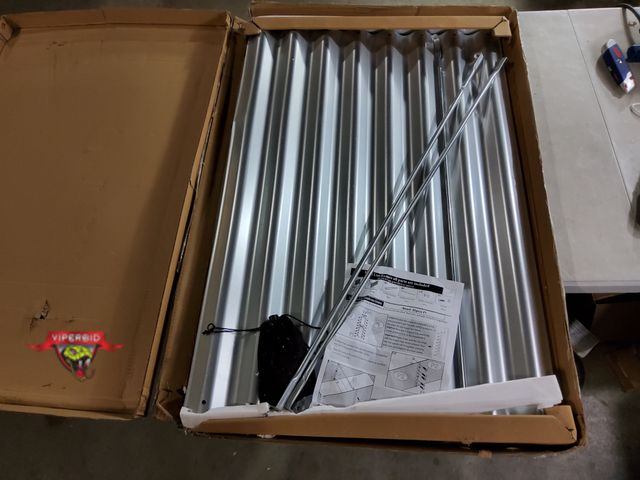 Lot 7-134030 - Galvanized raised garden bed. 6 X 3 X 2 ft.