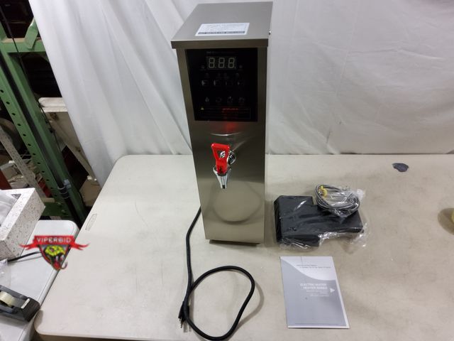 Lot 7-133197 - Retail value $234! AMZ-XY-20 Hot water dispenser. Tested to power on. 6.6 gal. capacity.