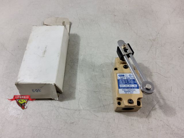 Lot 7-133200 - RC oil tight liit switch. Part no. RCL-303.