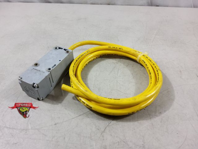 Lot 7-133362 - Allen Bradley limit switch. #802PR-LAAR1-08.