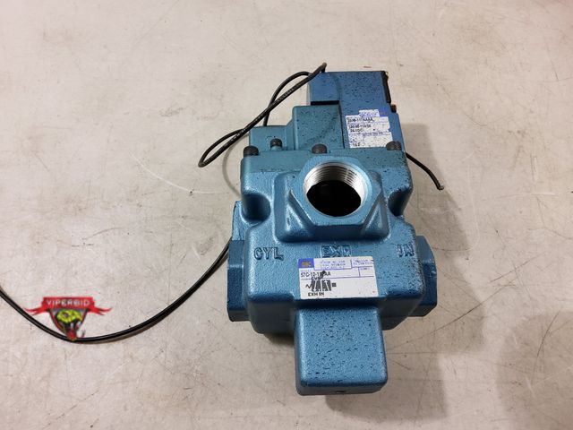 Lot 7-131053 - Mac valve. 57C-12-111AA with 250B-117AAAA.