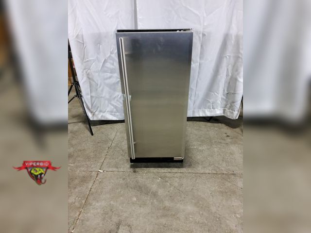 Lot 7-135944 - Marvel MLCP215-SS81A 15" Built-In Stainless Steel Door Undercounter Clear Ice Machine with 39 lbs. D...