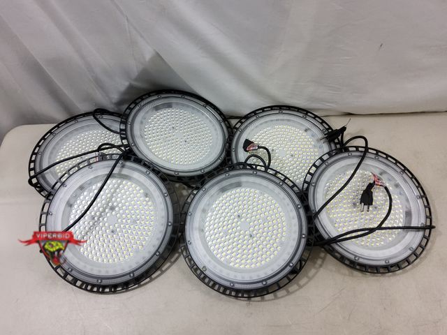 Lot 7-130542 - (6) Plug in ufo bay lights. Overall diamter: 11-1/2". All work.