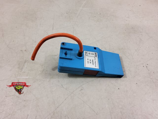 Lot 7-130695 - Sick photoelectric sensor. WTR1-P421A12.