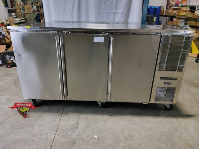 Lot 7-135949 - U-Line UCBR572-SS01A is a rolling commercial 72-inch back bar refrigerator featuring three solid doo...