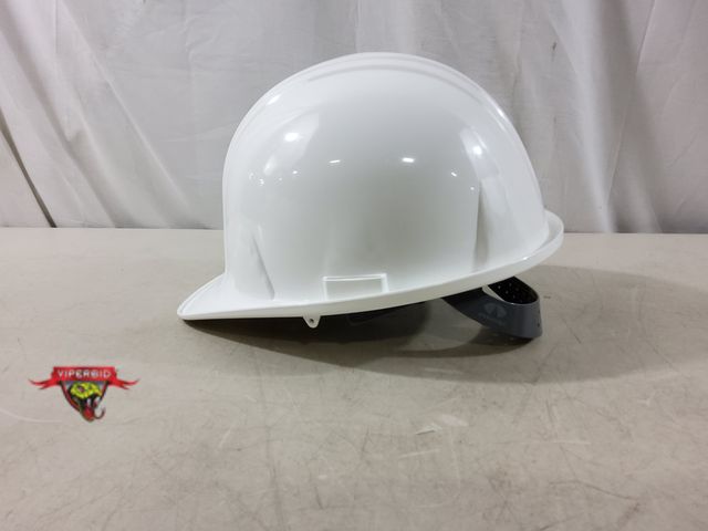 Lot 7-135654 - Pyramet adjustable size hard hat. Head size: 6-/2"-8".