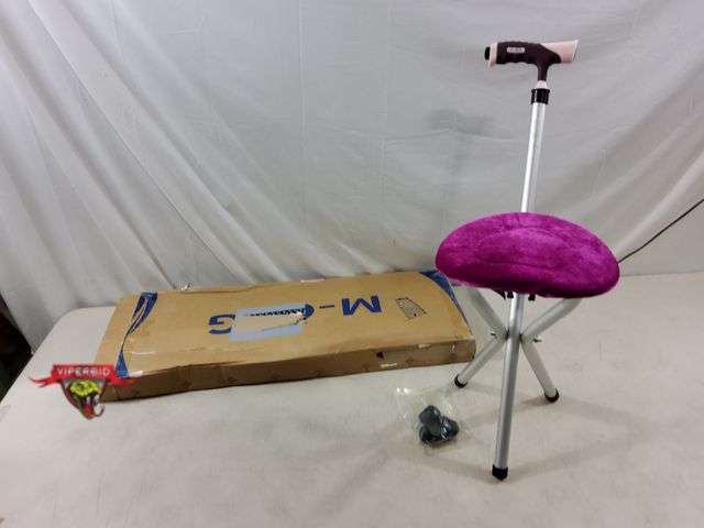 Lot 7-133150 - Yadecare M-GYG folding cane seat with removable seat cover.