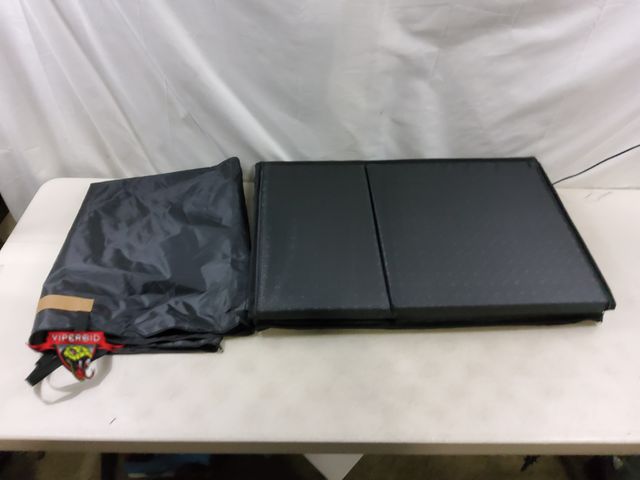 Lot 7-131833 - Maxfut dog backseat extender for F150/RAM1500/Silverado.