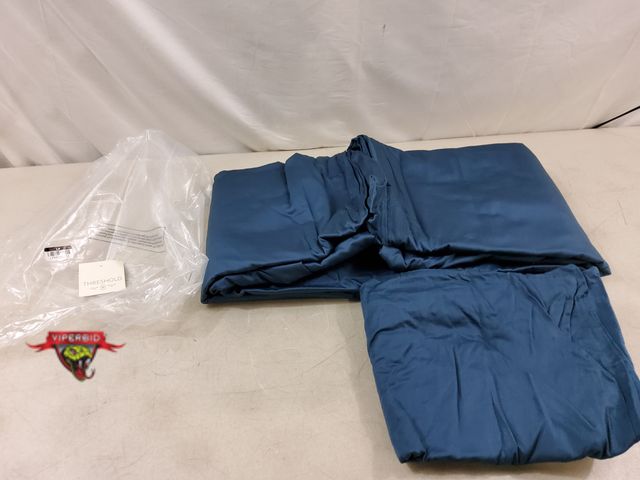 Lot 7-131623 - Threshold king duvet &amp; sham set. Jericho bay teal.
