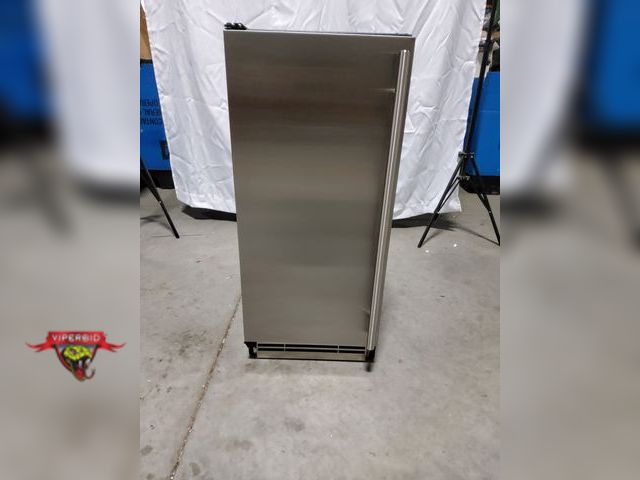 Lot 7-132948 - U-Line UHCP115-SS81A is a premium 15-inch 1 Class stainless steel door undercounter clear ice machin...