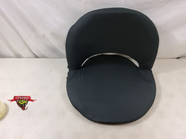 Lot 7-130437 - Round stadium seat. Seat width: 21"W.