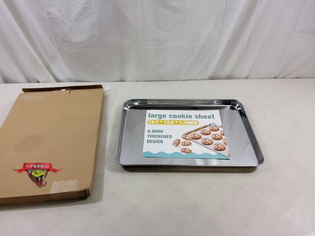 Lot 7-123391 - Large cookie sheet. 19.7" X 13.8" X 1.1" .