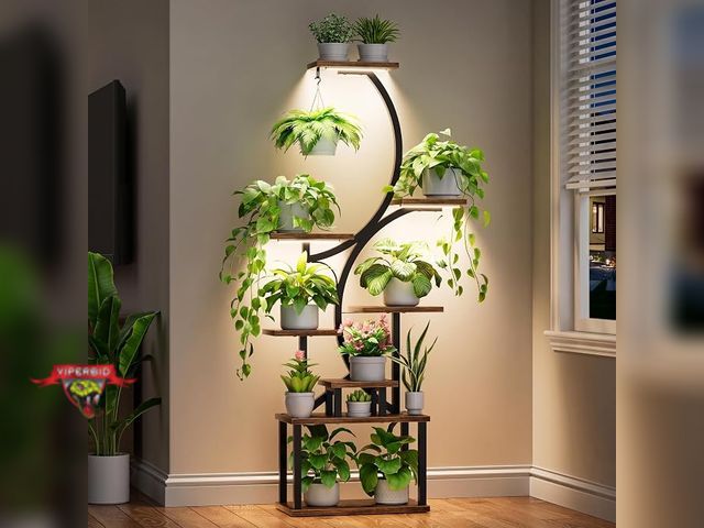 Lot 7-133315 - Indoor plant stand. Approx. 62"H.