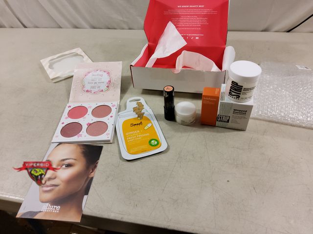Lot 7-133184 - New! Allure Beauty Box.