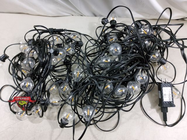 Lot 7-132563 - 2 Sets of outdoor string lights. Tested.
