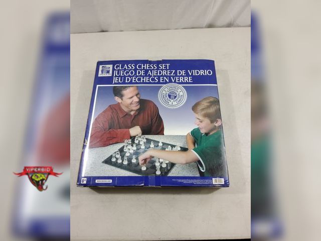Lot 7-123541 - Glass chess set.