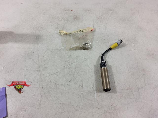Lot 7-135733 - IFM Effector Sensor PArt #: OG0014/OGT-HB0A