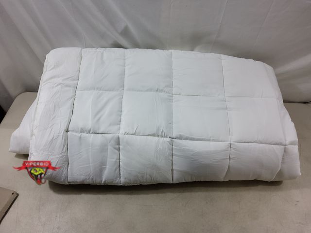 Lot 7-130780 - Easeland matyress topper (78" x 80" x +18")