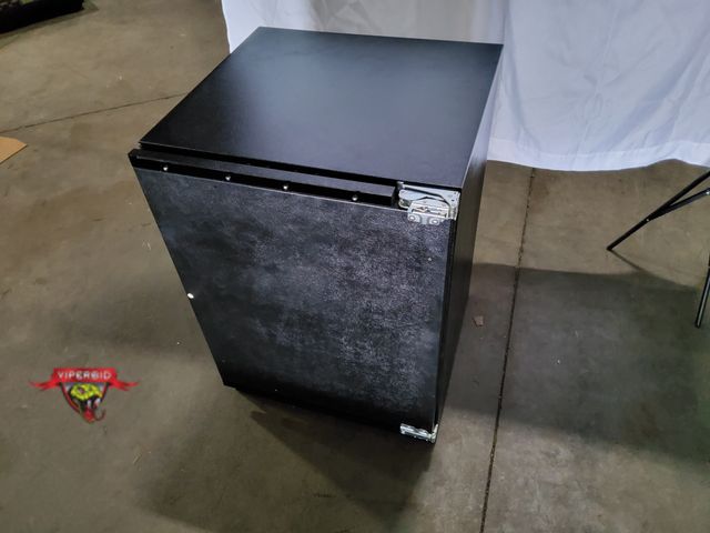 Lot 7-131920 - Marvel MPRF424-IS31A is a 24-inch panel-ready built-in undercounter refrigerator and freezer. It com...