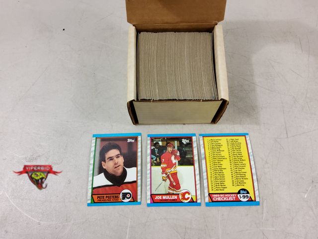 Lot 7-131673 - 1989-'90 Topps NHL Hockey card set. #1-198.