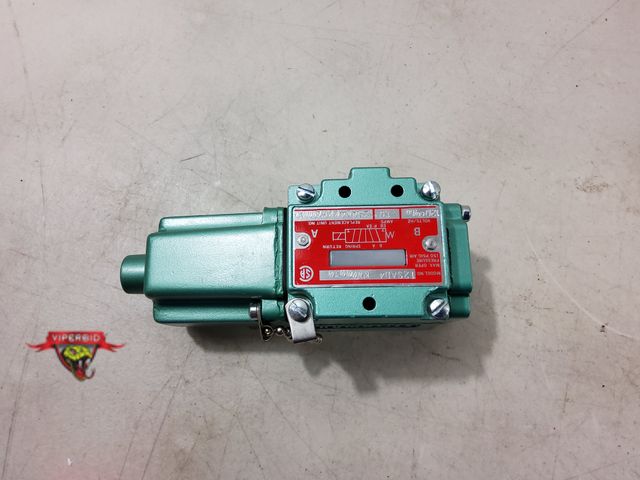 Lot 7-131099 - Numatics valve. Model 12SAD4 KA00030.