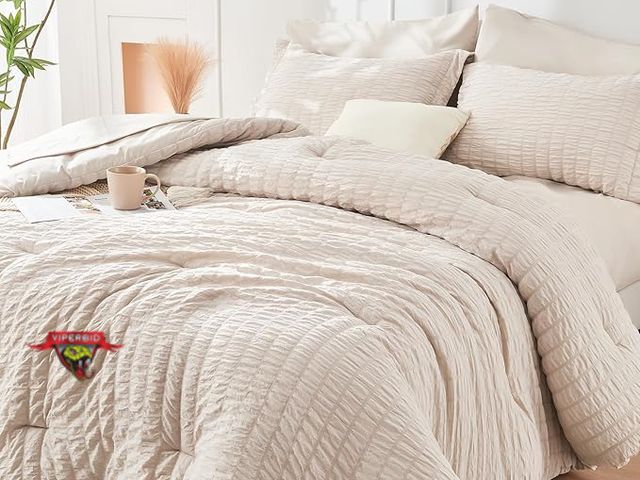 Lot 7-130645 - 7-Piece Hymokege Beige Queen Comforter Set Seersucker. Includes Comforters, Sheets, Pillowcases &amp...
