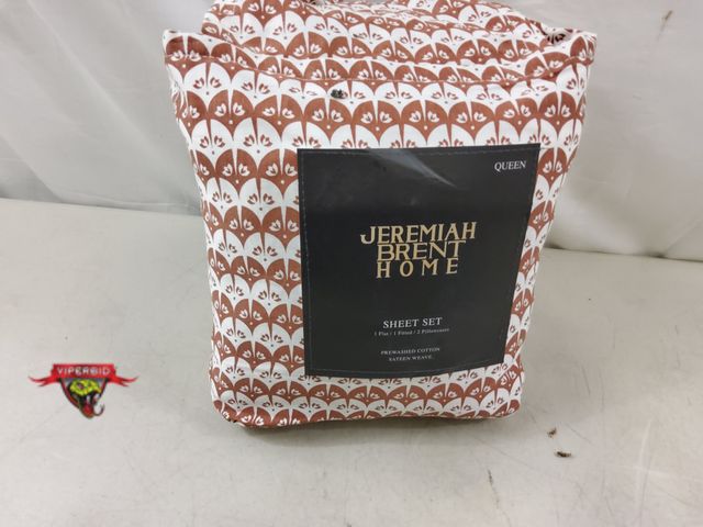 Lot 7-131644 - Jeremiah Brent Home queen size sheet set. Includes flat/fitted and 2 pilllowcases.