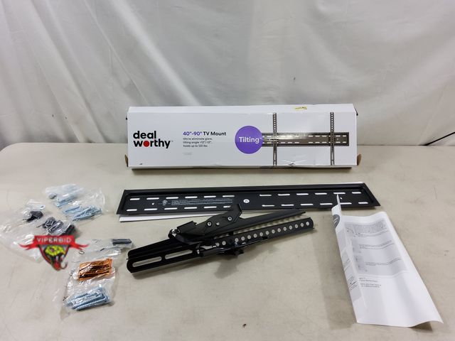 Lot 7-131535 - 40"-90" Tilting tv mount. Holds up to 120 lbs.