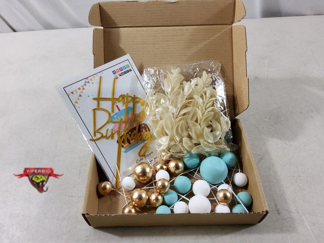 Lot 7-133510 - Happy Birthday Cake topper set.