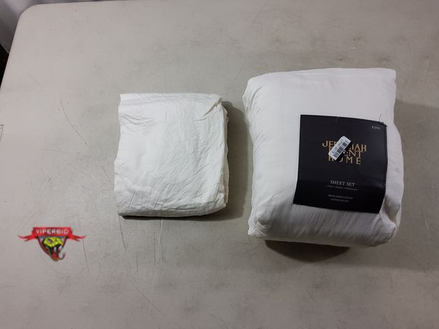 Lot 7-135658 - Jeremiah Brent Home king size sheet set.