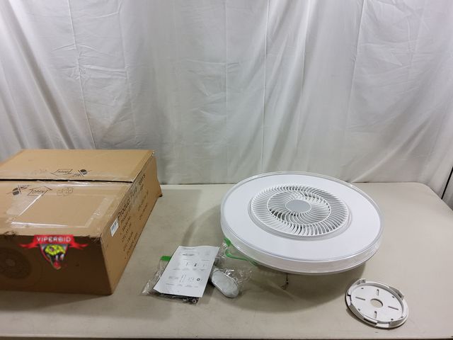 Lot 7-123523 - 20" Ceiling fan with light and remote.